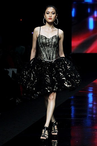 Vicky Soetono Mario & Jo. Jakarta Fashion Week 2012 at Pacific Place Ground Floor. Jakarta. [Foto: Mohammad Abduh/Wolipop]