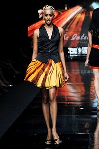 Angie Blaire Jakarta Nightlight Grooves. Jakarta Fashion Week 2012 at Pacific Place Ground Floor. Jakarta. [Foto: Mohammad Abduh/Wolipop]