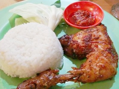 Nostalgia Ayam Panggang Plus Nasi Uduk Cemara