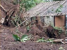 4 Rumah di Lereng Argopuro Hancur Tertimbun Longsor