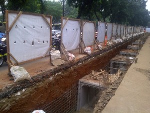 Satu Lagi Pemotor Terperosok ke Gorong-gorong Jl Sudirman