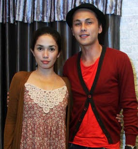 Andhika Pratama dan Ussy Sulistiawaty Bulan Madu ke Eropa