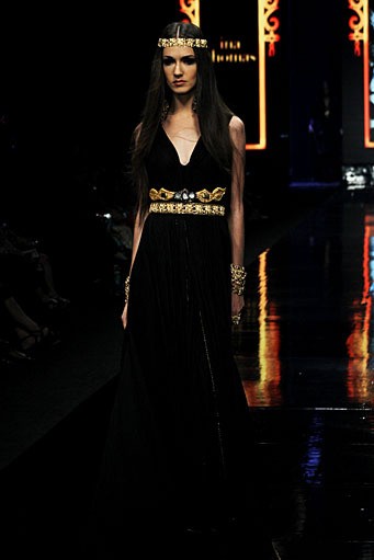 Ina Thomas The Goth Des. Jakarta Fashion Week 2012 at Pacific Place Ground Floor. Jakarta.  [Foto: Mohammad Abduh/Wolipop]