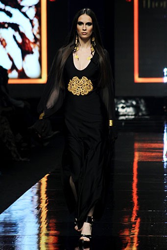 Ina Thomas The Goth Des. Jakarta Fashion Week 2012 at Pacific Place Ground Floor. Jakarta.  [Foto: Mohammad Abduh/Wolipop]