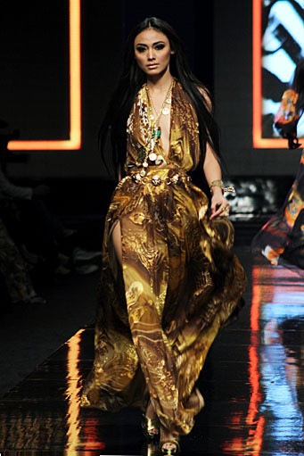 Ina Thomas The Goth Des. Jakarta Fashion Week 2012 at Pacific Place Ground Floor. Jakarta.  [Foto: Mohammad Abduh/Wolipop]