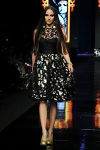 Ina Thomas The Goth Des. Jakarta Fashion Week 2012 at Pacific Place Ground Floor. Jakarta.  [Foto: Mohammad Abduh/Wolipop]