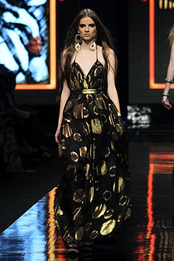 Ina Thomas The Goth Des. Jakarta Fashion Week 2012 at Pacific Place Ground Floor. Jakarta.  [Foto: Mohammad Abduh/Wolipop]