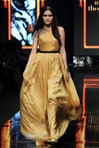 Ina Thomas The Goth Des. Jakarta Fashion Week 2012 at Pacific Place Ground Floor. Jakarta.  [Foto: Mohammad Abduh/Wolipop]