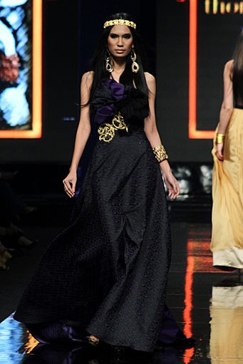 Ina Thomas The Goth Des. Jakarta Fashion Week 2012 at Pacific Place Ground Floor. Jakarta.  [Foto: Mohammad Abduh/Wolipop]