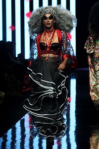 Ivan Gunawan Lareve du Luxe. Jakarta Fashion Week 2012 at Pacific Place Ground Floor. Jakarta. [Foto: Mohammad Abduh/Wolipop]