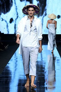 Felicia Budi Noda Sejarah. Jakarta Fashion Week 2012 at Pacific Place Ground Floor. Jakarta. [Foto: Mohammad Abduh/Wolipop]