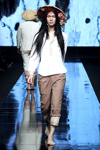 Felicia Budi Noda Sejarah. Jakarta Fashion Week 2012 at Pacific Place Ground Floor. Jakarta. [Foto: Mohammad Abduh/Wolipop]