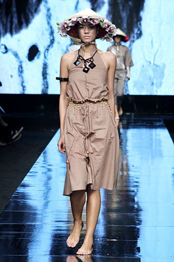 Felicia Budi Noda Sejarah. Jakarta Fashion Week 2012 at Pacific Place Ground Floor. Jakarta. [Foto: Mohammad Abduh/Wolipop]