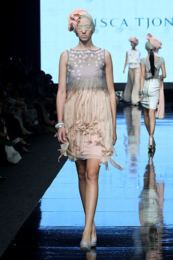 Sisca Tjong Null. Jakarta Fashion Week 2012 at Pacific Place Ground Floor. Jakarta. [Foto: Mohammad Abduh/Wolipop]