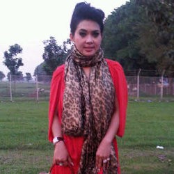 Syahrini Belanja Bulu Mata Anti Septik di Jepang