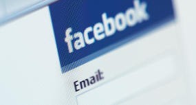 Bug di Facebook Bocorkan Foto Pribadi Zuckerberg