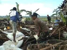 Puluhan Rumah dan Kandang Ayam Rusak Diterjang Puting Beliung