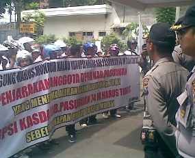 Peringati Hari Anti Korupsi, Warga Tuntut Para Koruptor Dihukum