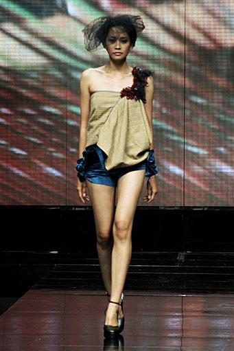 Kursien Karzai Philosophy of Baduy. BRI Present LPM Graduates by Fashion Council. Jakarta Fashion Week 2012 at Pacific Place Ground Floor. Jakarta. [Foto: Mohammad Abduh/Wolipop]