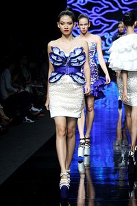 Albert Yanuar Magnificent Cloudy BRI Present LPM Graduates by Fashion Council. Jakarta Fashion Week 2012 at Pacific Place Ground Floor. Jakarta.[Foto: Mohammad Abduh/Wolipop]