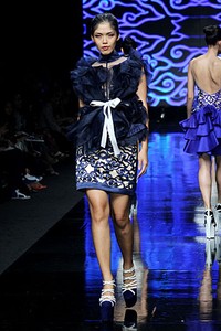 Albert Yanuar Magnificent Cloudy BRI Present LPM Graduates by Fashion Council. Jakarta Fashion Week 2012 at Pacific Place Ground Floor. Jakarta.[Foto: Mohammad Abduh/Wolipop]