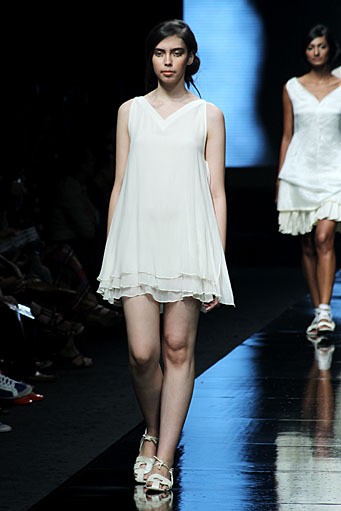 Jeffry Tan Fleur Blanche BRI Present LPM Graduates by Fashion Council. Jakarta Fashion Week 2012 at Pacific Place Ground Floor. Jakarta. [Foto: Mohammad Abduh/Wolipop]