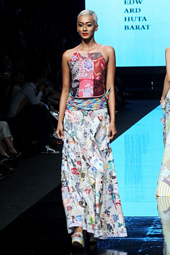 Edward Hutabarat Reflection. BRI Present LPM Graduates by Fashion Council. Jakarta Fashion Week 2012 at Pacific Place Ground Floor. Jakarta. [Foto: Mohammad Abduh/Wolipop]