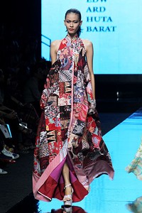 Edward Hutabarat Reflection BRI Present LPM Graduates by Fashion Council, Pacific Place Ground Floor Jakarta Fashion Week 2012. (Photo by Mohammad Abduh/Wolipop)