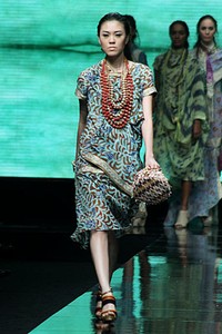 Carmanita Clorophyle-Lane. BRI Present LPM Graduates by Fashion Council.  Jakarta Fashion Week 2012 at Pacific Place Ground Floor. Jakarta. [Foto: Mohammad Abduh/Wolipop]