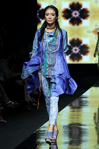 Carmanita Clorophyle-Lane. BRI Present LPM Graduates by Fashion Council.  Jakarta Fashion Week 2012 at Pacific Place Ground Floor. Jakarta. [Foto: Mohammad Abduh/Wolipop]