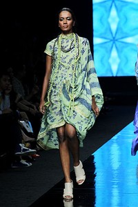 Carmanita Clorophyle-Lane. BRI Present LPM Graduates by Fashion Council.  Jakarta Fashion Week 2012 at Pacific Place Ground Floor. Jakarta. [Foto: Mohammad Abduh/Wolipop]