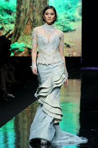 Ferry Sunarto Precious Grace. BRI Present LPM Graduates by Fashion Council. Jakarta Fashion Week 2012 at Pacific Place Ground Floor. [Foto: Mohammad Abduh/Wolipop]