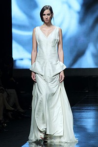 Jeffry Tan Fleur Blanche BRI Present LPM Graduates by Fashion Council. Jakarta Fashion Week 2012 at Pacific Place Ground Floor. Jakarta. [Foto: Mohammad Abduh/Wolipop]