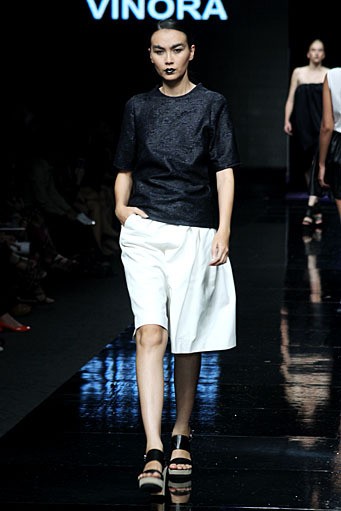 Vinora Dont Ask Me About The Theme, Ask me About The Inspiration. BRI Present LPM Graduates by Fashion Council. Jakarta Fashion Week 2012 at Pacific Place Ground Floor. Jakarta. [Foto: Mohammad Abduh/Wolipop]