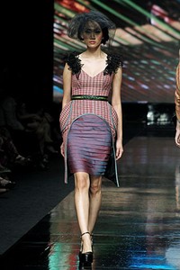 Kursien Karzai Philosophy of Baduy. BRI Present LPM Graduates by Fashion Council. Jakarta Fashion Week 2012 at Pacific Place Ground Floor. Jakarta. [Foto: Mohammad Abduh/Wolipop]