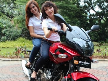 Di Honduras Naik Motor Tidak Boleh Berboncengan