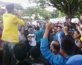 Demo Mahasiswa di Balaikota Malang Membawa Korban Luka