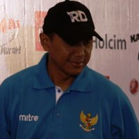 RD: Dualisme Kompetisi, Kasihan Pemain