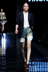 Vinora. LPM [Lomba Perancang Mode 2011].  Jakarta Fashion Week 2012 at Pacific Place Ground Floor. Jakarta. [Foto: Mohammad Abduh/Wolipop]