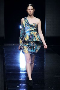 Vinora. LPM [Lomba Perancang Mode 2011].  Jakarta Fashion Week 2012 at Pacific Place Ground Floor. Jakarta. [Foto: Mohammad Abduh/Wolipop]