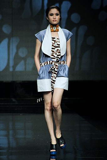 Albert Ferdy Sibarani Office Goddess. Lomba Perancang Mode 2011. Jakarta Fashion Week 2012 at Pacific Place Ground Floor. Jakarta. [Foto: Mohammad Abduh/Wolipop]