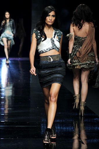 Bethania Agustha Havoc Claire. Lomba Perancang Mode 2011. Jakarta Fashion Week 2012 at Pacific Place Ground Floor. Jakarta. [Foto: Mohammad Abduh/Wolipop]