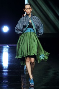 Kursien Karzai LPM Lomba Perancang Mode 2011. Jakarta Fashion Week 2012 at Pacific Place Ground Floor. Jakarta. [Foto: Mohammad Abduh/Wolipop]