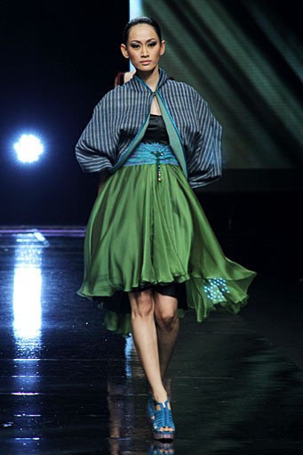 Kursien Karzai LPM Lomba Perancang Mode 2011. Jakarta Fashion Week 2012 at Pacific Place Ground Floor. Jakarta. [Foto: Mohammad Abduh/Wolipop]