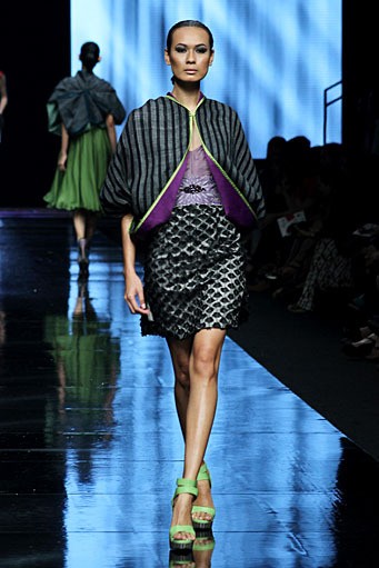 Kursien Karzai LPM Lomba Perancang Mode 2011. Jakarta Fashion Week 2012 at Pacific Place Ground Floor. Jakarta. [Foto: Mohammad Abduh/Wolipop]