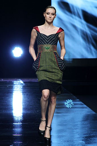 Kursien Karzai LPM Lomba Perancang Mode 2011. Jakarta Fashion Week 2012 at Pacific Place Ground Floor. Jakarta. [Foto: Mohammad Abduh/Wolipop]