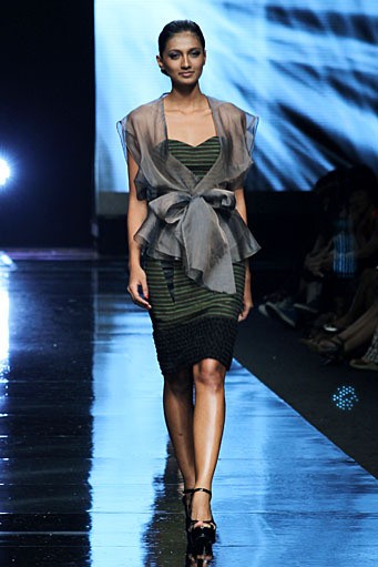 Kursien Karzai LPM Lomba Perancang Mode 2011. Jakarta Fashion Week 2012 at Pacific Place Ground Floor. Jakarta. [Foto: Mohammad Abduh/Wolipop]