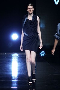 Vinora. LPM [Lomba Perancang Mode 2011].  Jakarta Fashion Week 2012 at Pacific Place Ground Floor. Jakarta. [Foto: Mohammad Abduh/Wolipop]