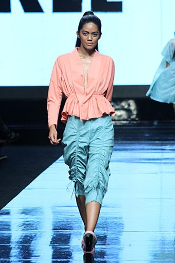 Kleting Titis Wigati for mazda2 Stylish. Jakarta Fashion Week 2012 at Pacific Place Ground Floor. Jakarta. [Foto: Mohammad Abduh/Wolipop]