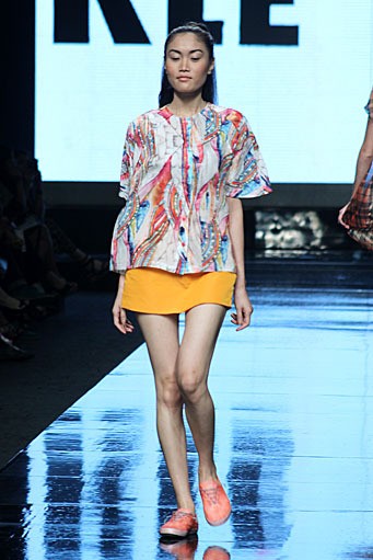 Kleting Titis Wigati for mazda2 Stylish. Jakarta Fashion Week 2012 at Pacific Place Ground Floor. Jakarta. [Foto: Mohammad Abduh/Wolipop]